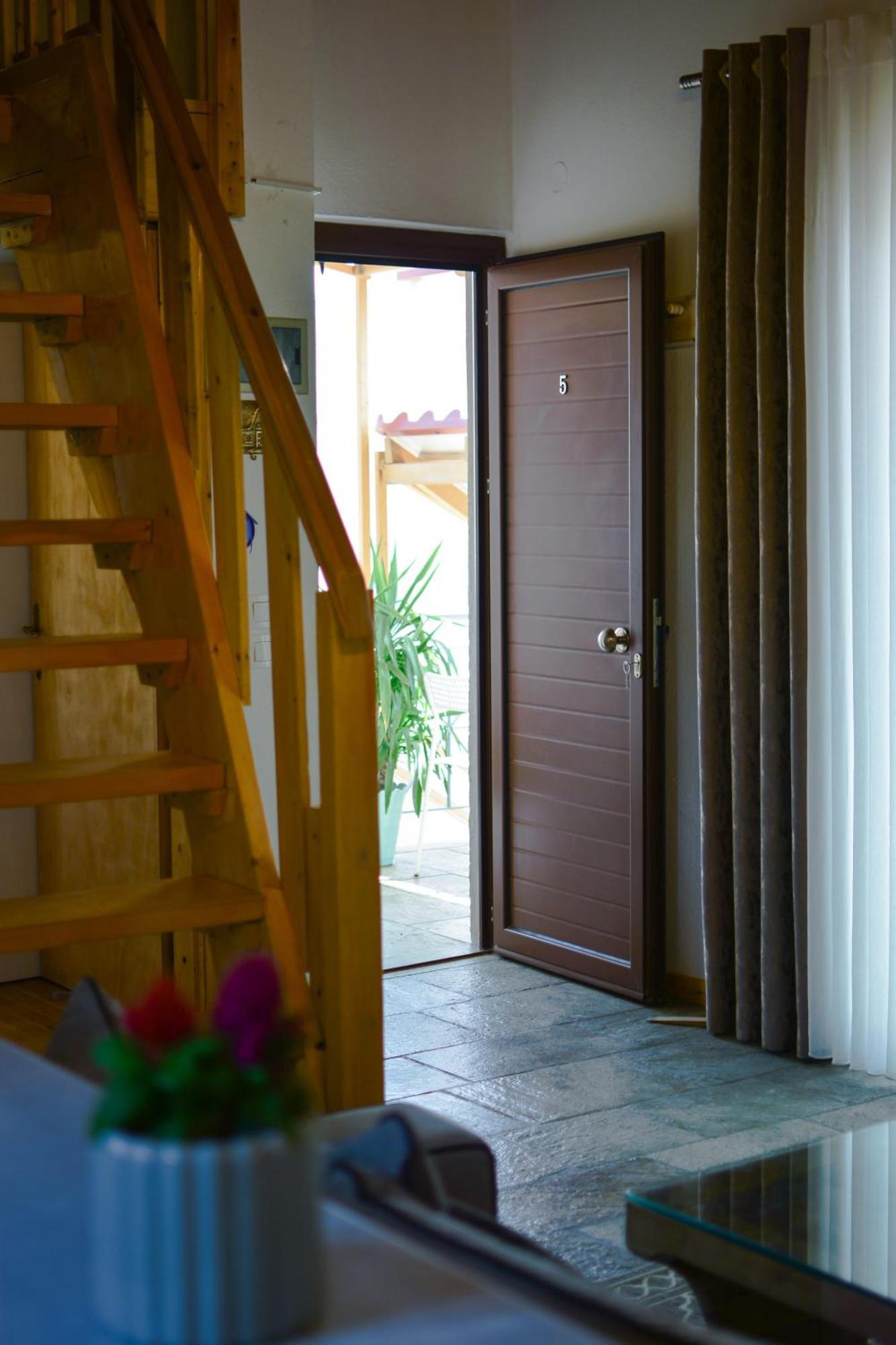 Aura Skiathos Town